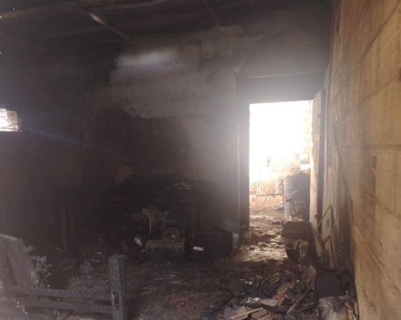 Fotografia del incendio ocurrido en la vivienda, donde un Padre e hija fallecieron calcinados en dicho incendio