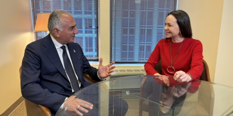 Encuentro entre María Corina Machado y Reza Pahlavi para coordinar la liberación de ambas naciones.
